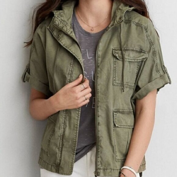 AMERICAN Eagle Short Sleeve Oversized Utility Jacket Army Green Sz XS - Picture 1 of 11